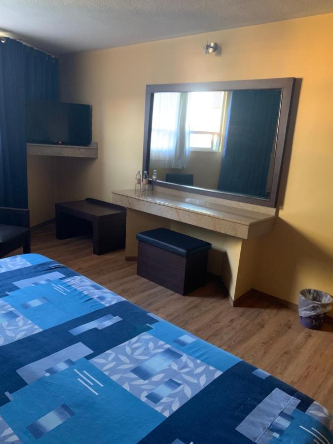 Casa Blanca La Corregidora Hotel Emperador De Queretaro מראה חיצוני תמונה